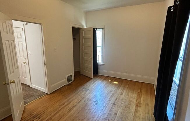 4 beds, 1 bath, 4 sqft, $1,550, Unit 2123 N 47th St