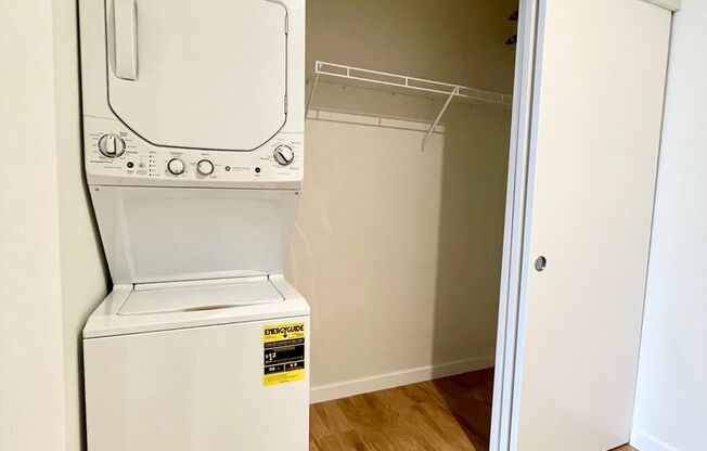 Studio, 1 bath, 444 sqft, $1,525, Unit 303