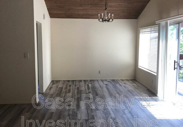 2112 5 PULLMAN LN