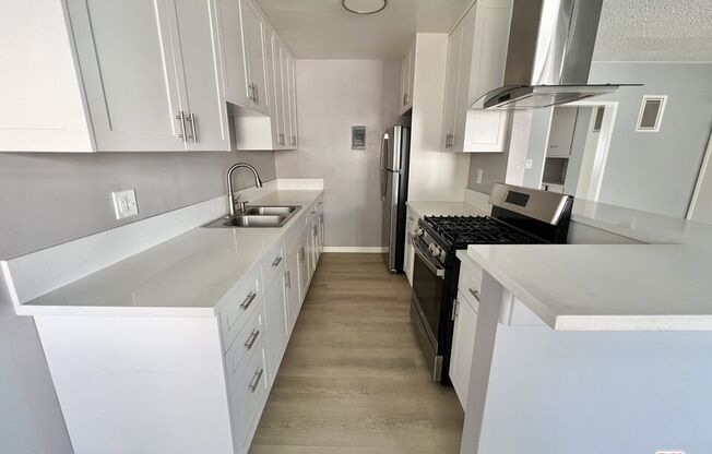 1 bed, 1 bath, 700 sqft, $2,250, Unit 9