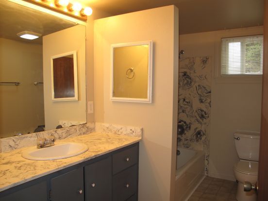 3 beds, 1 bath, 1,500 sqft, $2,895, Unit Upper