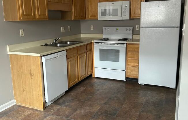 1 bed, 1 bath, 620 sqft, $925, Unit 6928-B
