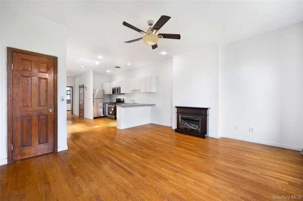 118 W 136 ST