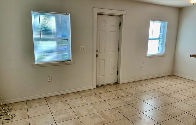 2 bed 2 bath close to downtown Bradenton