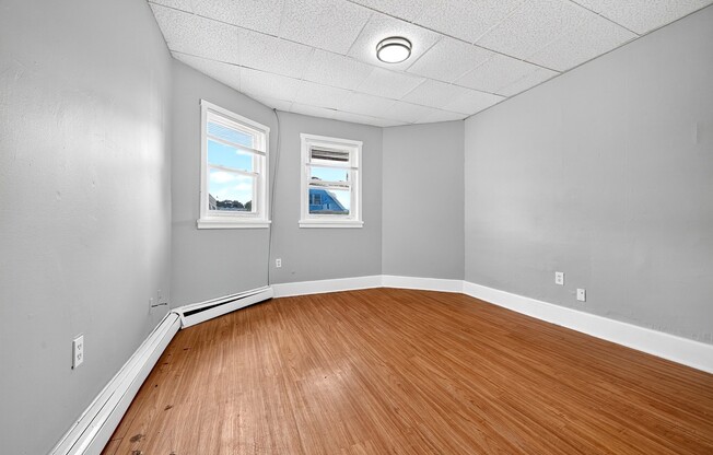 54 SHIRLEY AVE