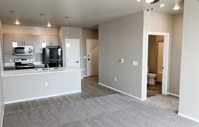 1 bed, 1 bath, 758 sqft, $1,145, Unit Bldg 5 Apt 5303