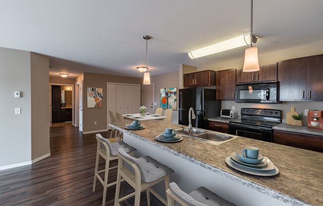 3 beds, 2 baths, 1,332 sqft, $1,695, Unit 308