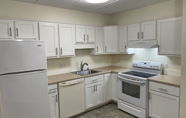 1 bed, 1 bath, 810 sqft, $1,900, Unit 301