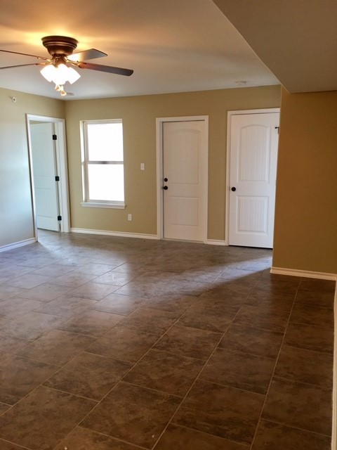 3 beds, 2 baths, 1,250 sqft, $1,500, Unit 202