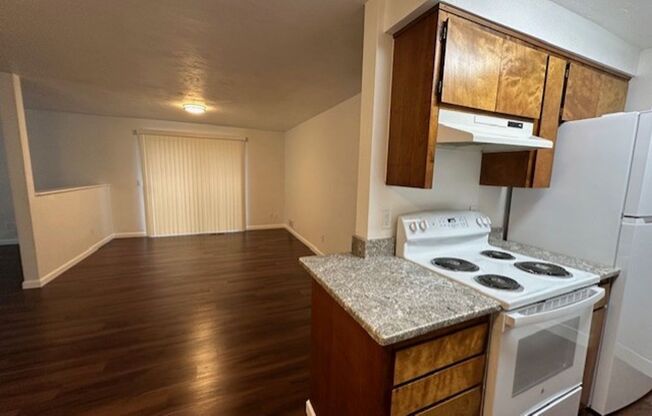 3 beds, 1 bath, $2,100