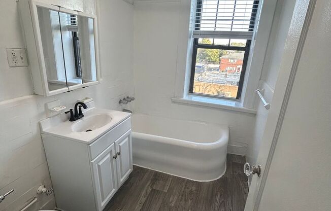 Studio, 1 bath, 435 sqft, $1,752, Unit C04