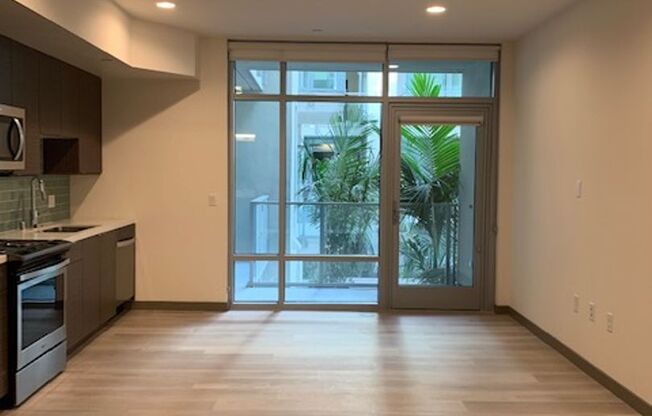 Studio, 1 bath, 554 sqft, $2,695, Unit 707