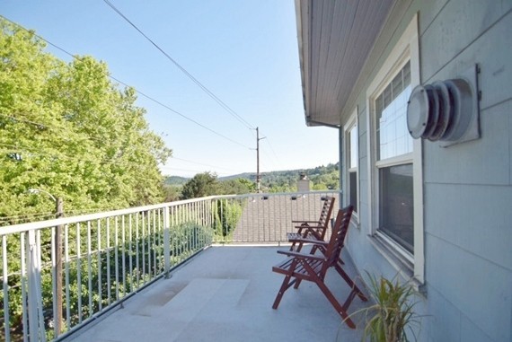 John's Landing 2nd Floor 1Bdr w/Hardwoods, Close to OHSU