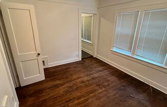 1 bed, 1 bath, 600 sqft, $1,100, Unit 2