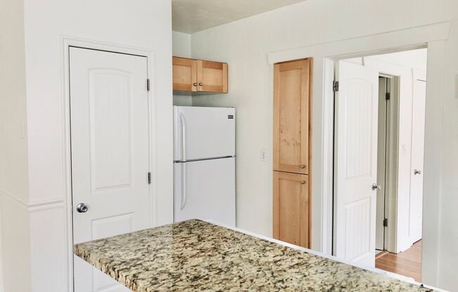 1 bed, 1 bath, 500 sqft, $1,099, Unit 25 - R