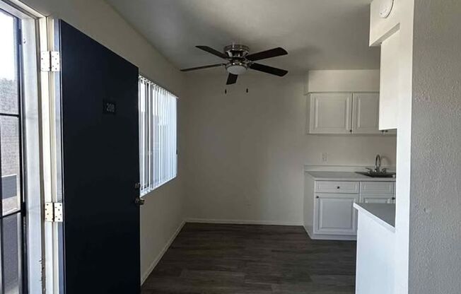 2 beds, 1 bath, 761 sqft, $1,150, Unit 208