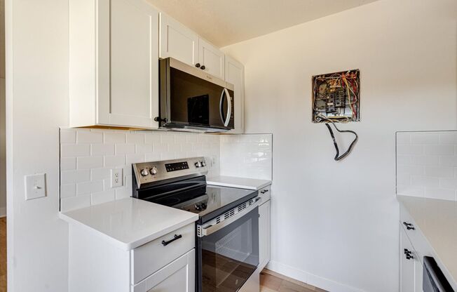 FULLY RENOVATED duplex in East Ridge!
