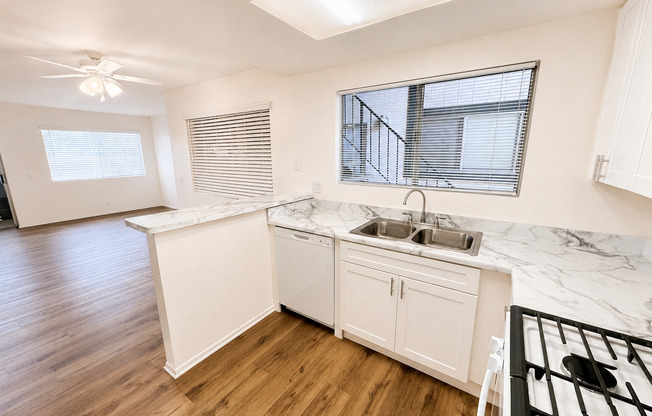 2 beds, 2 baths, 993 sqft, $2,485, Unit 13