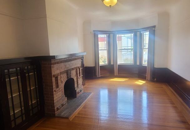 Really nice classic Apt in trendy Mission. Gustavo Lopez AMSI