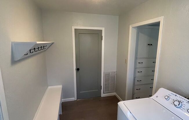 2 beds, 1 bath, $1,895