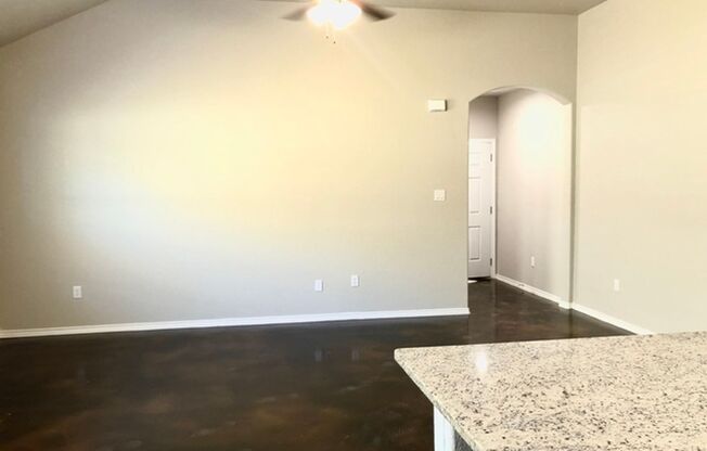 3 beds, 2 baths, $1,395