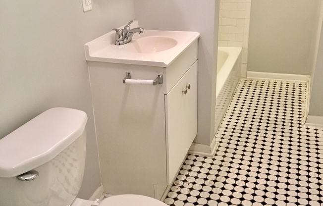 1 bed, 1 bath, $1,100, Unit 1C