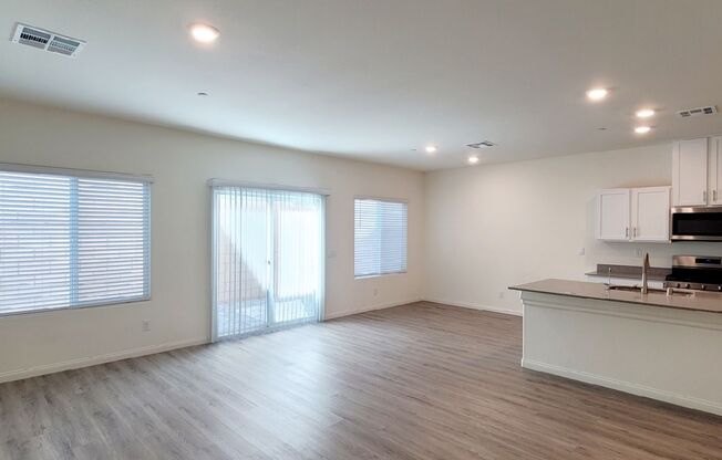 Cobalt Cliffs - 4 bedrooms , 2.5 bathrooms, 1795 SQFT