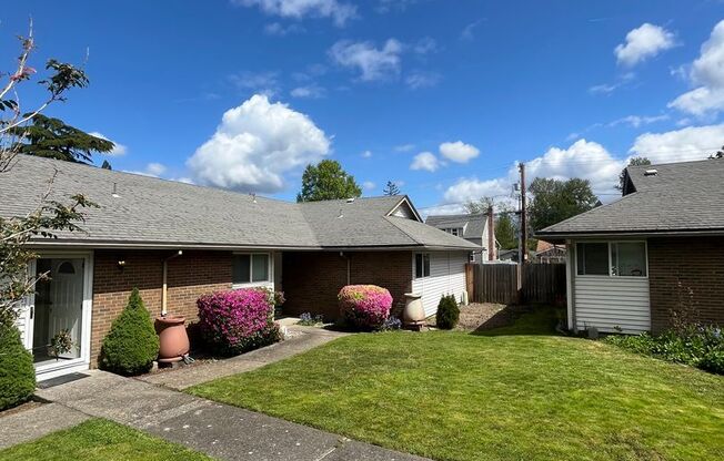 Updated 2-Bedroom Duplex in Prime Beaverton Location
