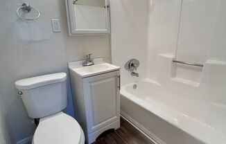 3 beds, 1.5 baths, $2,700, Unit 2203
