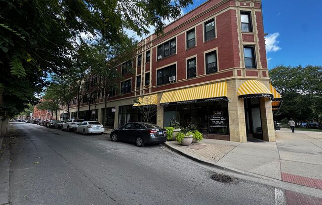 Studio, 1 bath, 450 sqft, $1,375, Unit 308