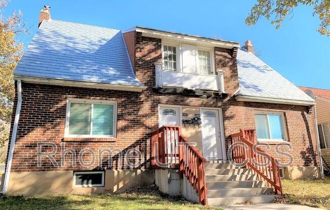 2902 Fowler Ave