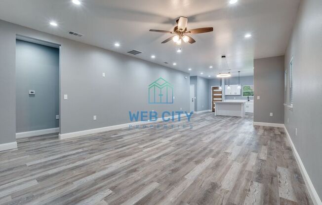 633 HELENA AVE