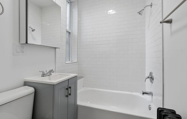 Studio, 1 bath, 308 sqft, $1,550, Unit 303