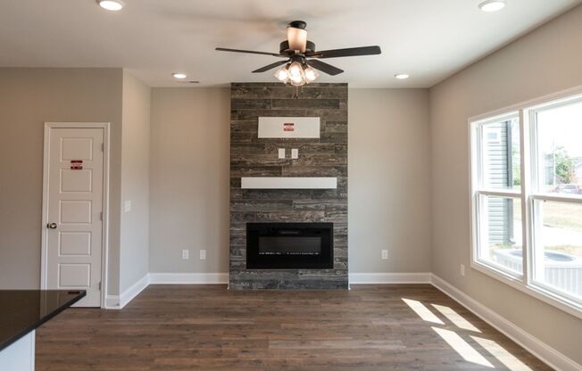 Contemporary 3-Bedroom Beauty with Walk-In Closet and Tile Shower Retreat