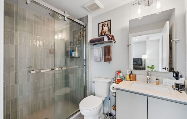 2 beds, 1 bath, 780 sqft, $2,650, Unit 201