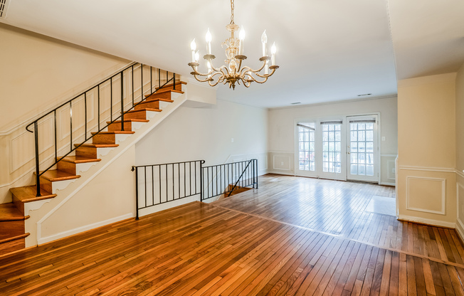 4515 MACARTHUR BLVD NW