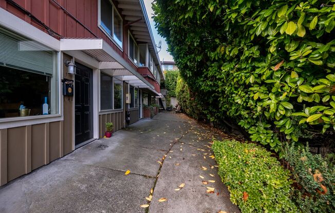 3015 Queen Anne Ave N.