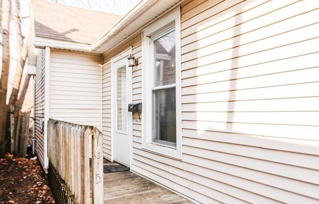 Well maintaned and clean two bedroom home for rent!