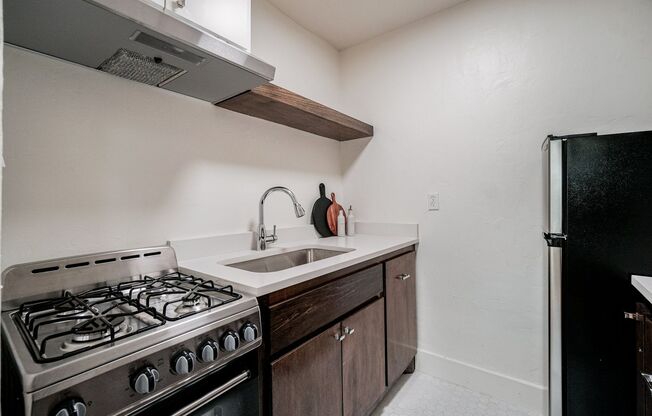 1 bed, 1 bath, 700 sqft, $895, Unit Unit #2