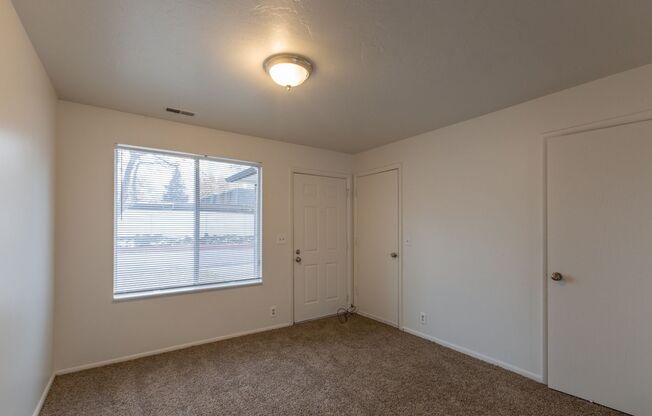 3 beds, 2 baths, 1,400 sqft, $1,700, Unit A