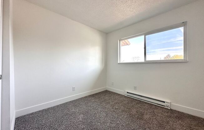 2 beds, 1 bath, 700 sqft, $1,315, Unit 25