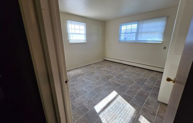 1 bed, 1 bath, 400 sqft, $975, Unit 081