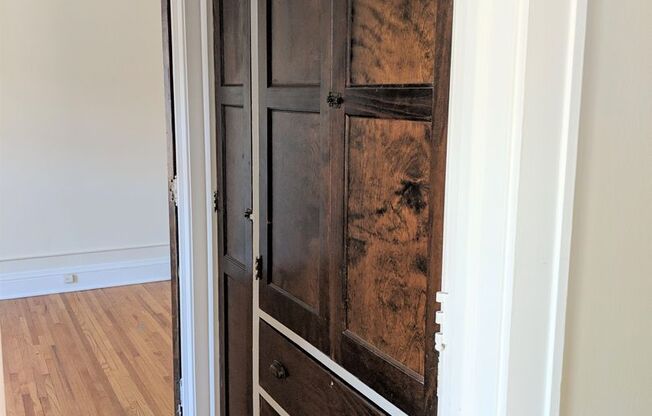 2 beds, 1 bath, 725 sqft, $1,349, Unit 2801-107