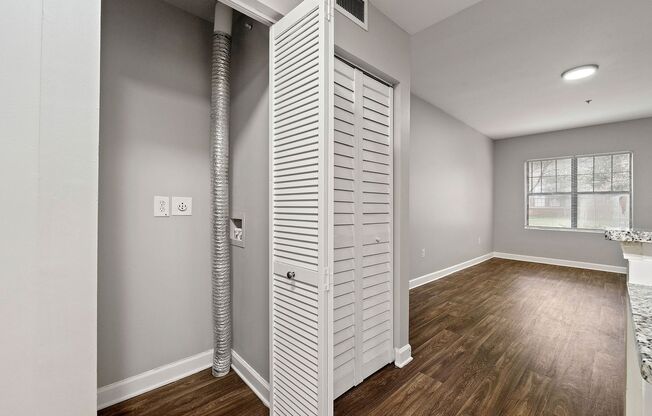 1 bed, 1 bath, 729 sqft, $1,276, Unit B-128