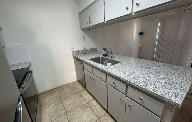 Great 3 bedroom 2 bath in Visalia ready for move in.