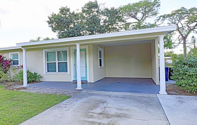 Charming Renovated Home on 1+ Acre Lot in North Fort Myers!