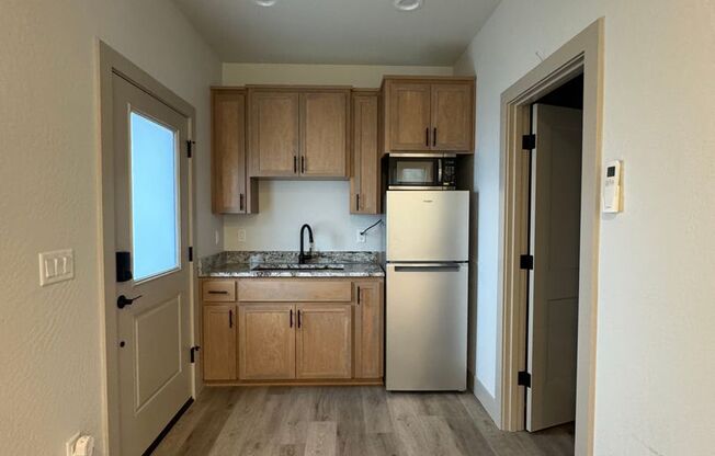 Studio, 1 bath, $1,100, Unit BC 166 A