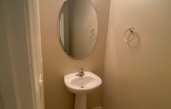 Wonderful 4 bed/2.5 bath home located in the NW area of Las Vegas