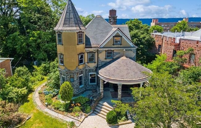 161 Park Hill Ave (LEASE ONLY)