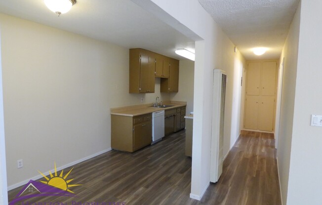 2 beds, 1 bath, 800 sqft, $1,350